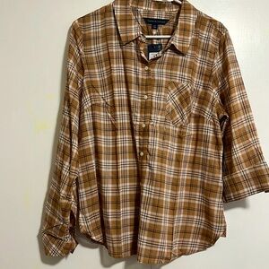 NWT Tommy Hilfiger large button down utility tab sleeve shirt.